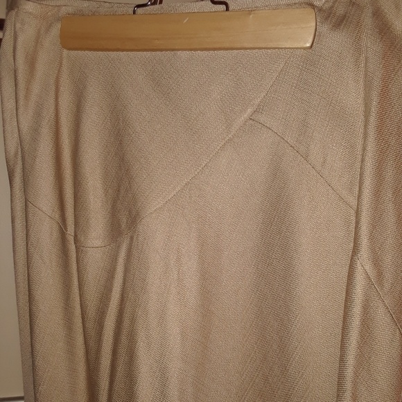 Uniqlo Skirt - Picture 4 of 8